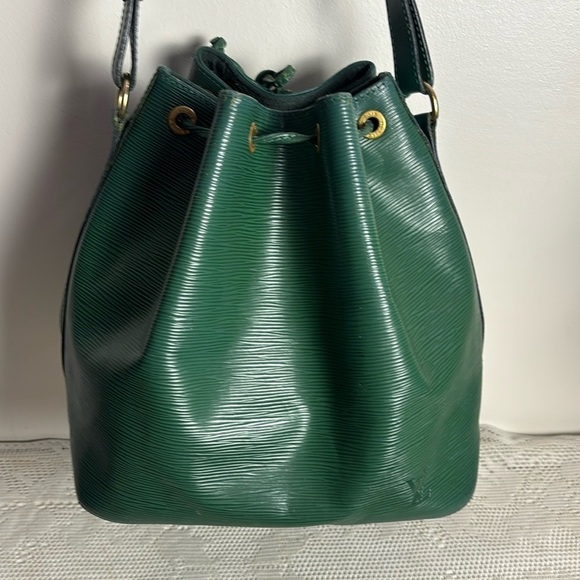Louis Vuitton Green Epi Noe Shoulder Bag - Picture 1 of 16